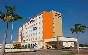 Hampton Inn & Suites By Hilton Paraiso