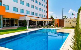 Hampton Inn & Suites By Hilton Paraiso